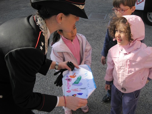 Carabinieri e bambini