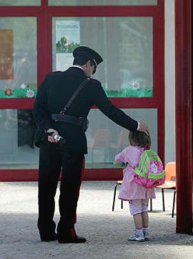 Il Carabiniere col bambino